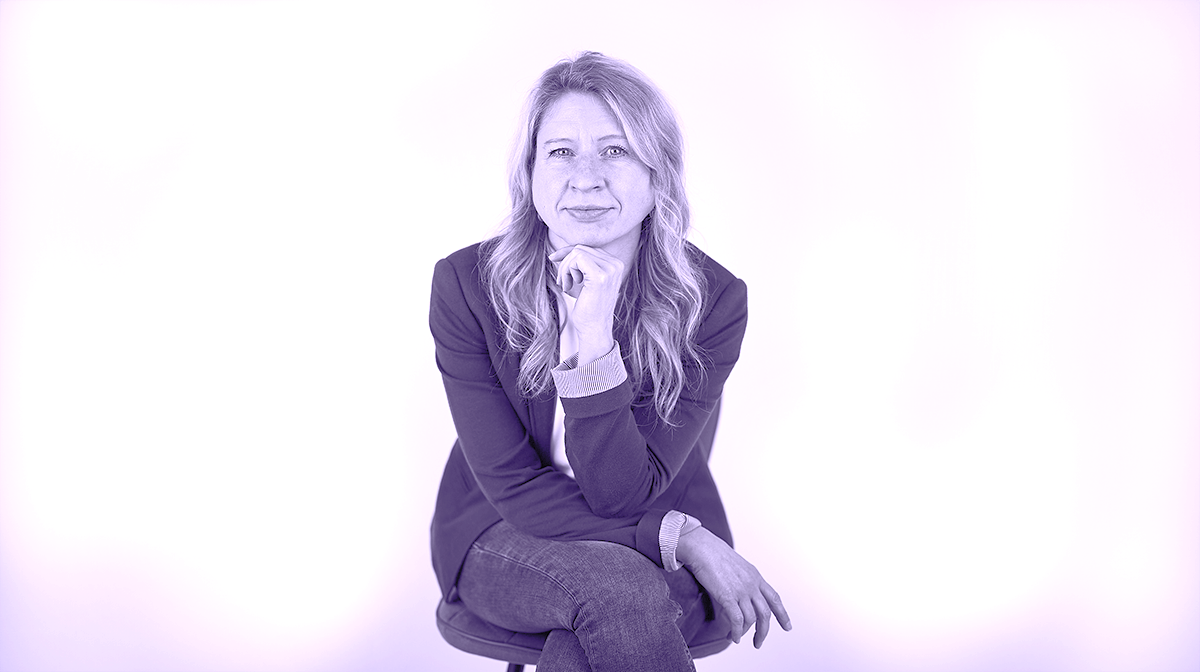 Maria Mengwasser - Detailporträt der Heilpraktikerin und Psychotherapeutin in ihrer Praxis